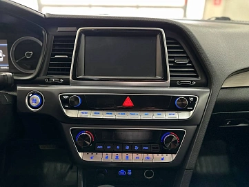 Hyundai Sonata, 2018г, передний привод, автомат