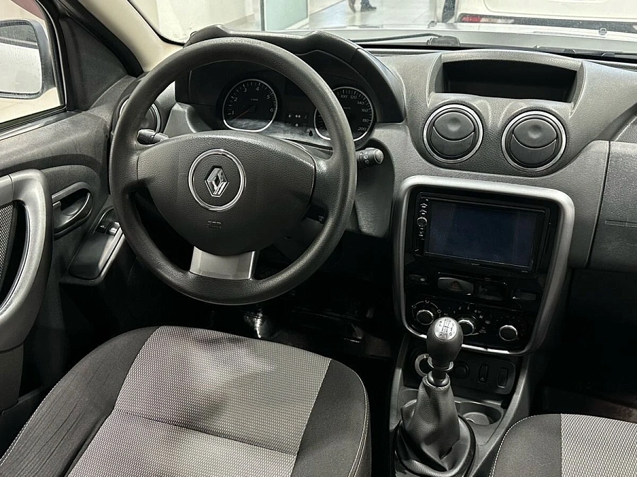 Renault Duster, 2013г., полный привод, механика