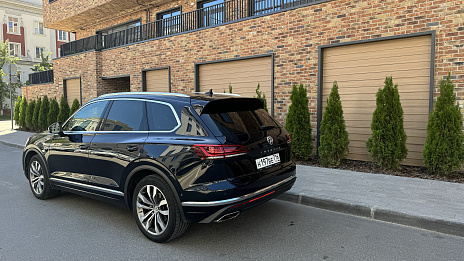 Volkswagen Touareg, 2020г, полный привод, автомат