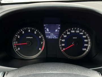 Hyundai Solaris, 2012г, передний привод, механика