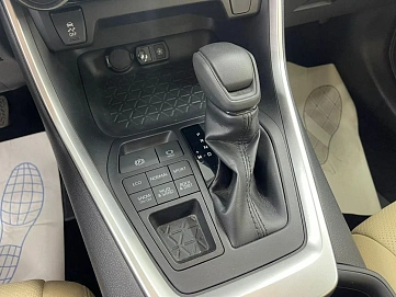 Toyota RAV4, 2022г, полный привод, вариатор