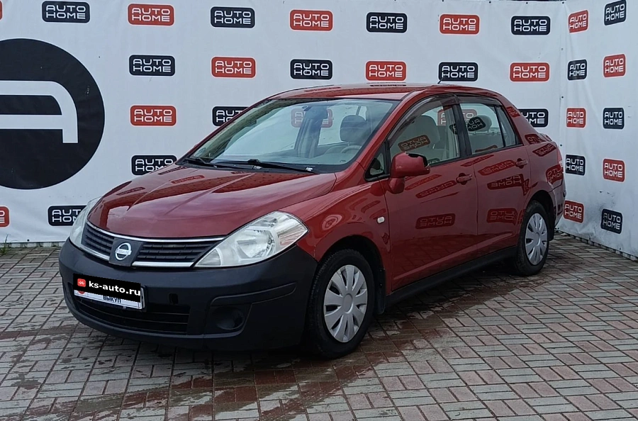 Nissan Tiida, 2010г., передний привод, автомат