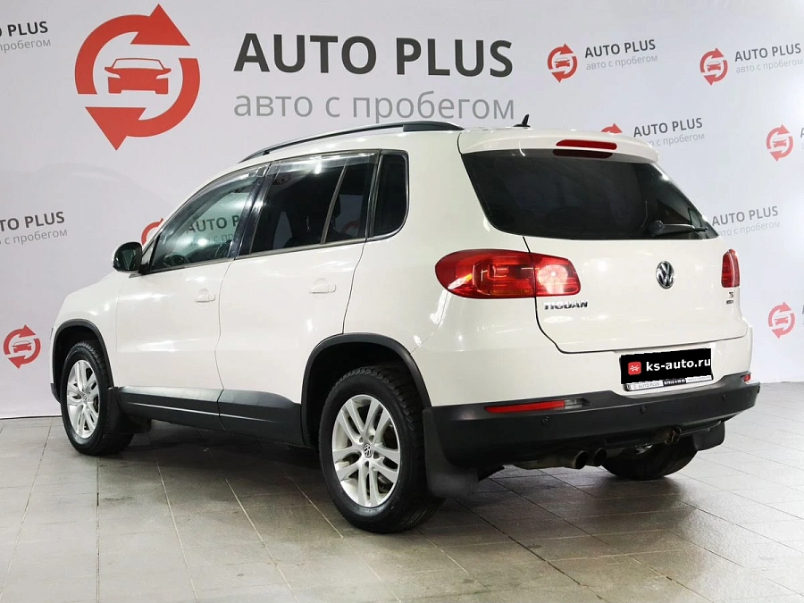 Volkswagen Tiguan, 2011г., полный привод, механика