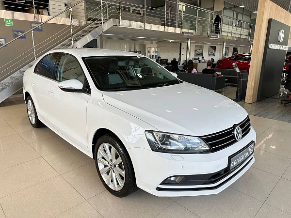 Volkswagen Jetta, 2015г., передний привод, робот