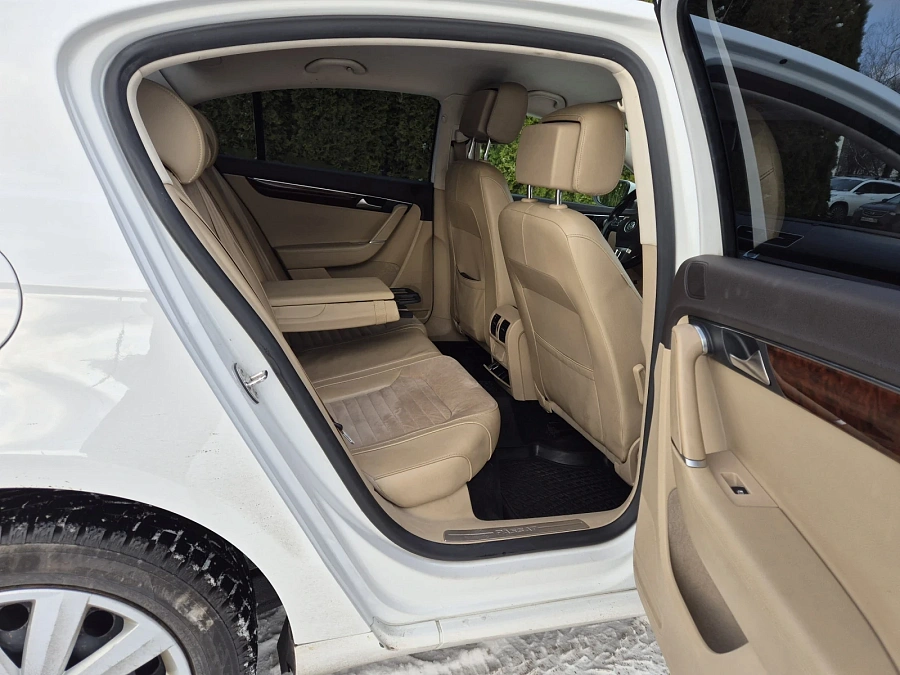 Volkswagen Passat, 2011г., передний привод, робот