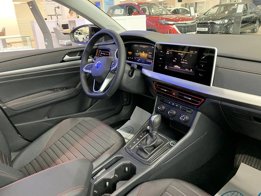 Volkswagen Lavida, 2023г., передний привод, робот