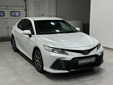 Toyota Camry, 2021г, передний привод, автомат