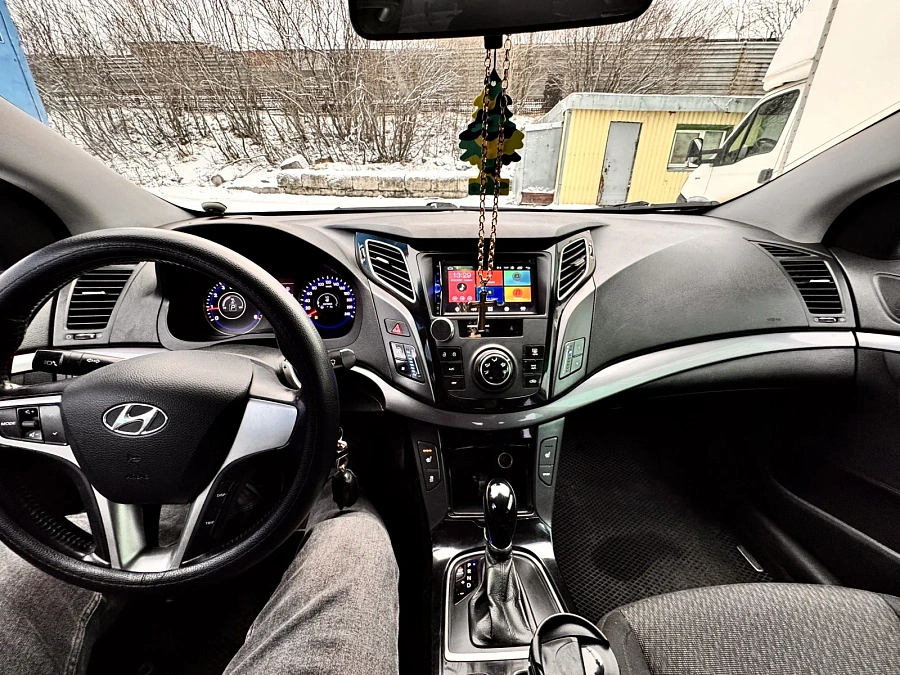 Hyundai i40, 2013г., передний привод, автомат