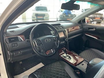 Toyota Camry, 2014г, передний привод, автомат
