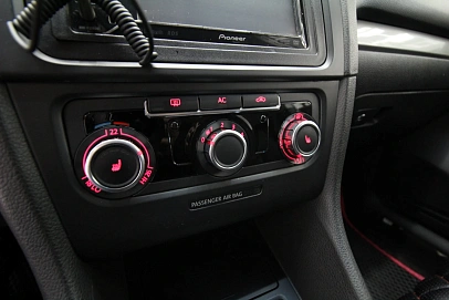 Volkswagen Golf, 2010г., передний привод, механика