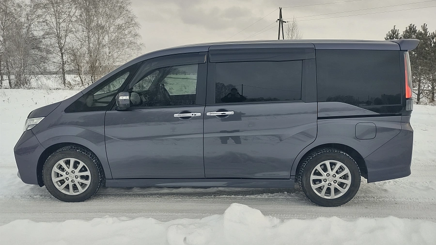 Honda Stepwgn, 2015г., полный привод, вариатор