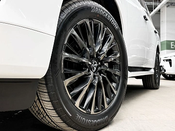 Infiniti QX80, 2025г, полный привод, автомат