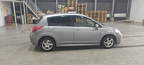Nissan Tiida, 2011г, передний привод, автомат