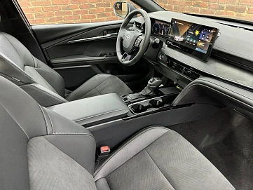 Toyota Camry, 2025г, передний привод, вариатор