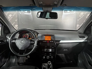 Opel Astra, 2012г, передний привод, механика