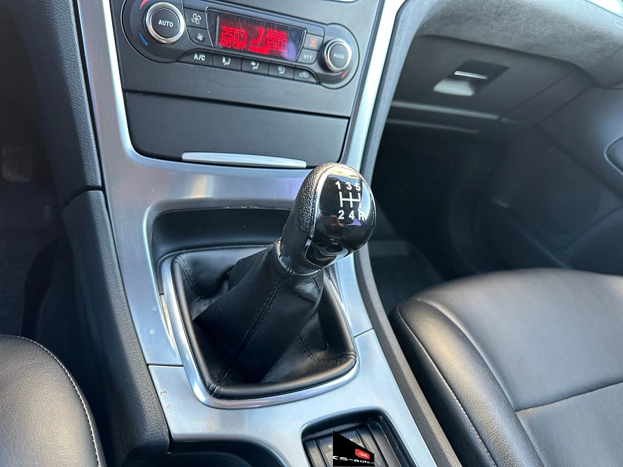 Ford Mondeo, 2012г., передний привод, механика