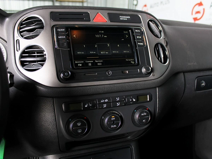 Volkswagen Tiguan, 2009г., полный привод, автомат