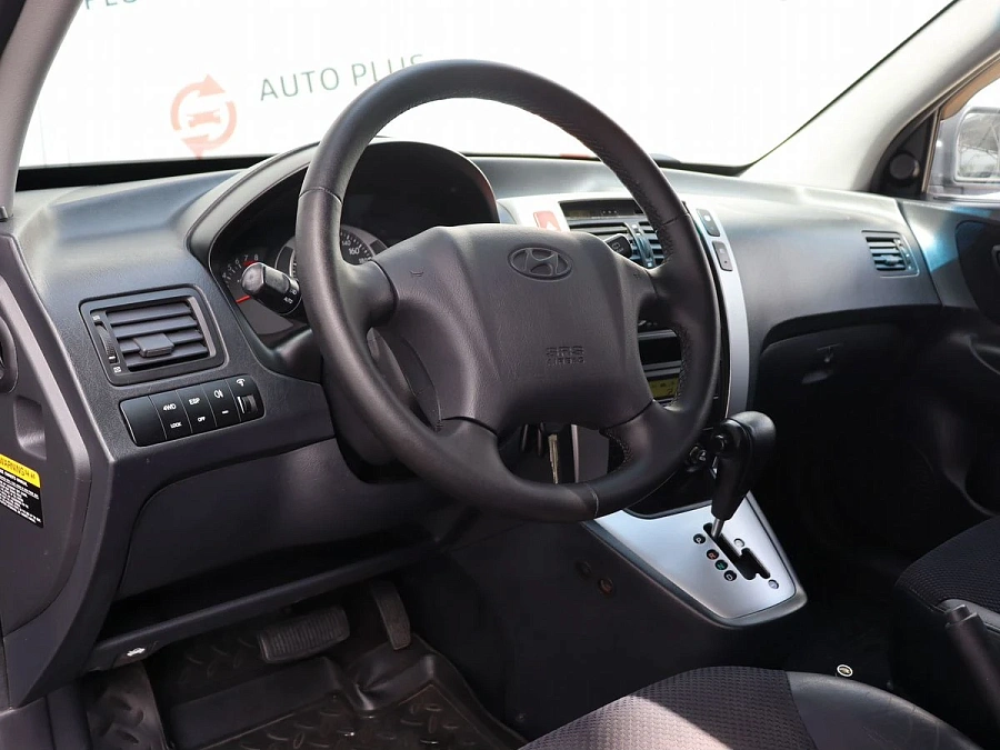 Hyundai Tucson, 2006г., передний привод, автомат