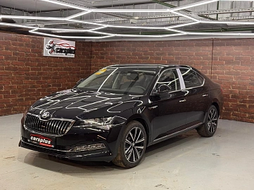 Skoda Superb, 2025г, передний привод, робот