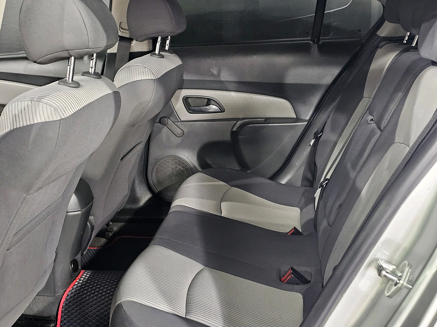 Chevrolet Cruze, 2010г., передний привод, автомат