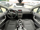 Peugeot 308, 2010г., передний привод, механика