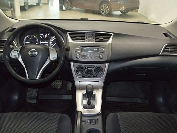 Nissan Sentra, 2015г, передний привод, вариатор
