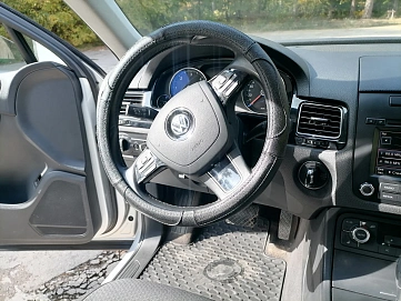 Volkswagen Touareg, 2011г, полный привод, автомат