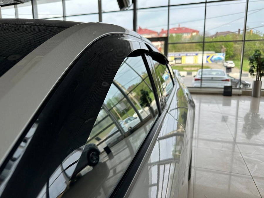 Changan UNI-V, 2023г., передний привод, робот