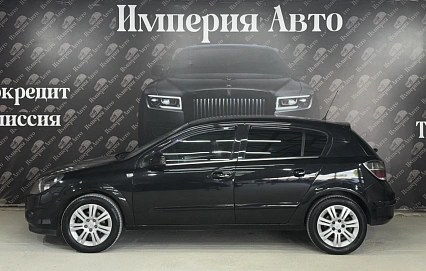 Opel Astra, 2012г, передний привод, механика