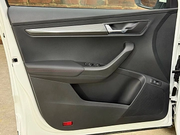 Skoda Karoq, 2025г, передний привод, робот