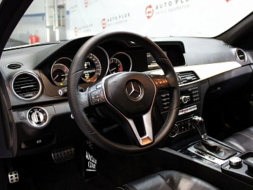 Mercedes-Benz C-Класс, 2012г, задний привод, автомат