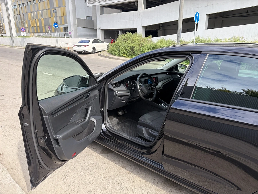 Skoda Octavia, 2021г., передний привод, автомат