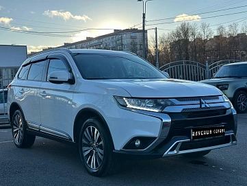 Mitsubishi Outlander, 2019г, полный привод, вариатор