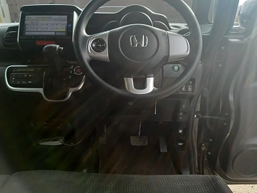 Honda N-BOX, 2016г, передний привод, вариатор