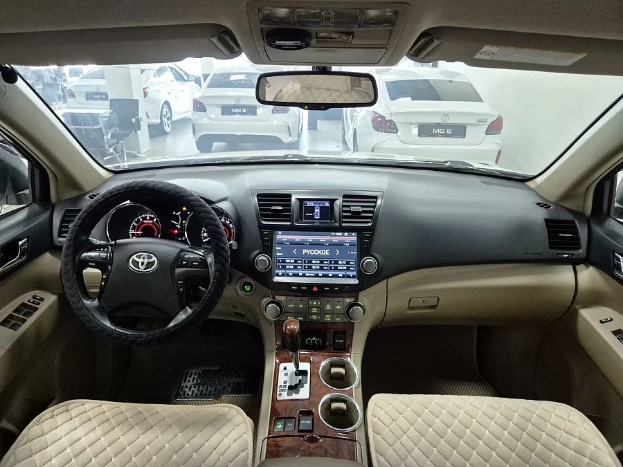 Toyota Highlander, 2011г., полный привод, автомат