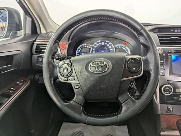 Toyota Camry, 2013г, передний привод, автомат