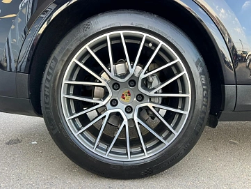 Porsche Cayenne, 2018г, передний привод, автомат