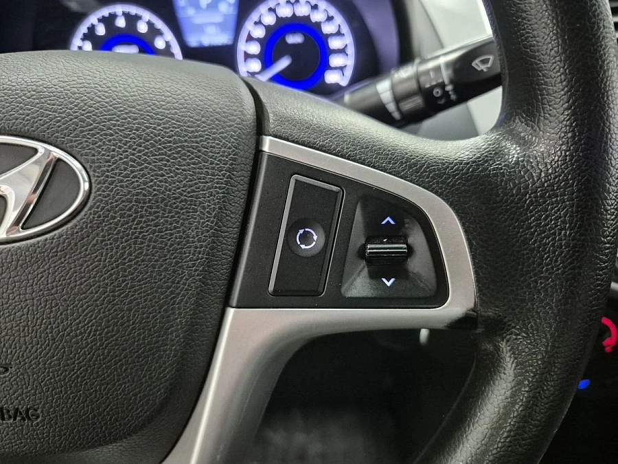 Hyundai Solaris, 2013г., передний привод, автомат