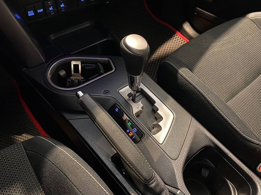 Toyota , 2015г., передний привод, автомат