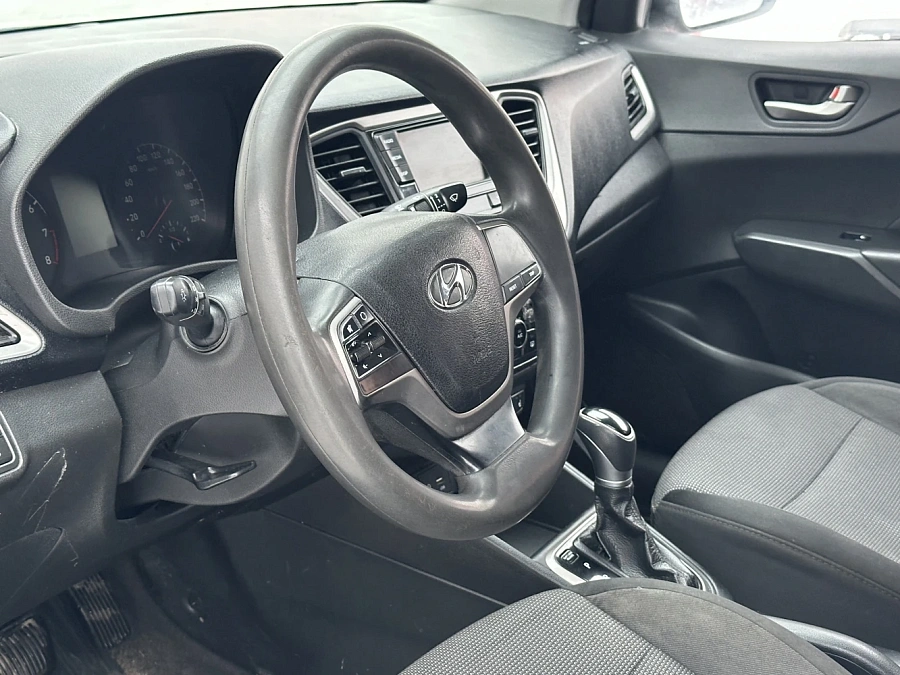 Hyundai Solaris, 2018г., передний привод, автомат