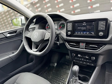 Volkswagen Polo, 2020г, передний привод, автомат