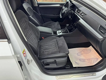 Skoda Superb, 2022г, передний привод, робот