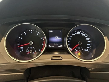 Volkswagen Tiguan, 2017г, передний привод, автомат