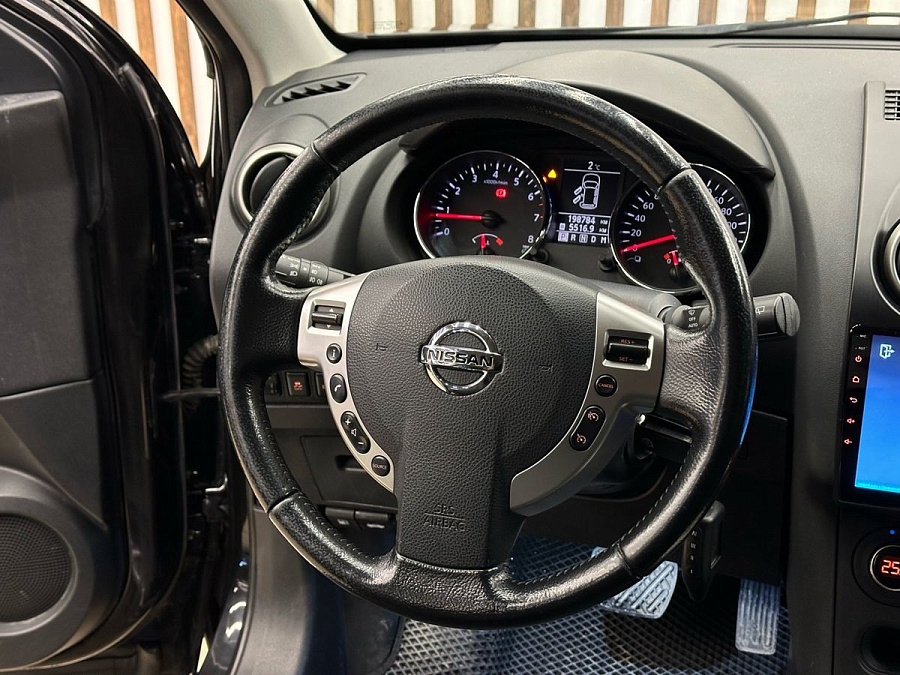 Nissan Qashqai, 2012г., передний привод, вариатор