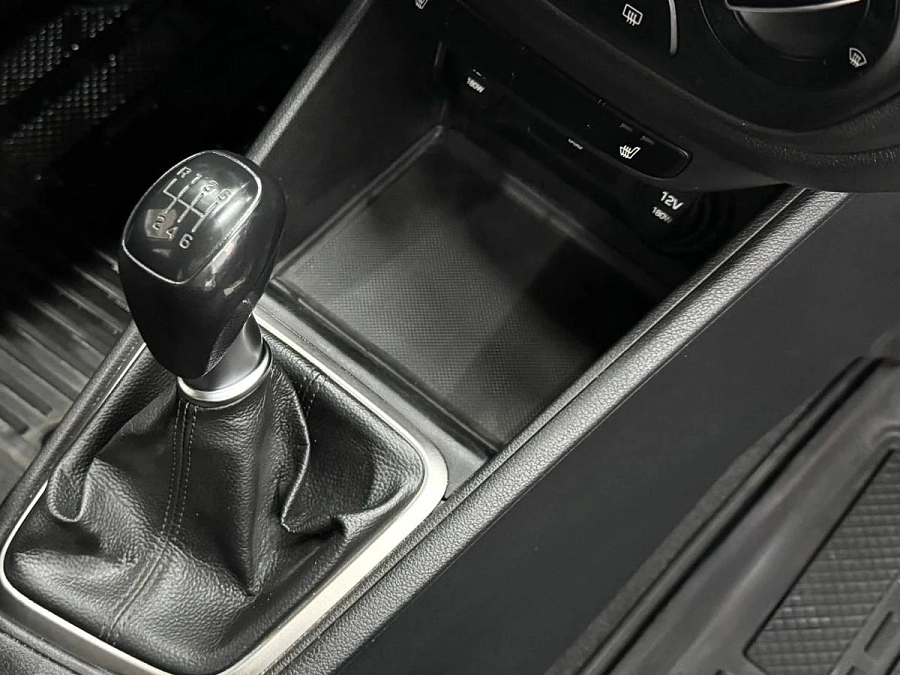 Solaris HS, 2024г., передний привод, механика