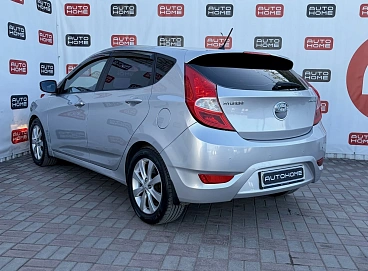 Hyundai Solaris, 2012г., передний привод, автомат