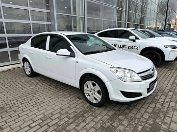 Opel Astra, 2012г, передний привод, механика