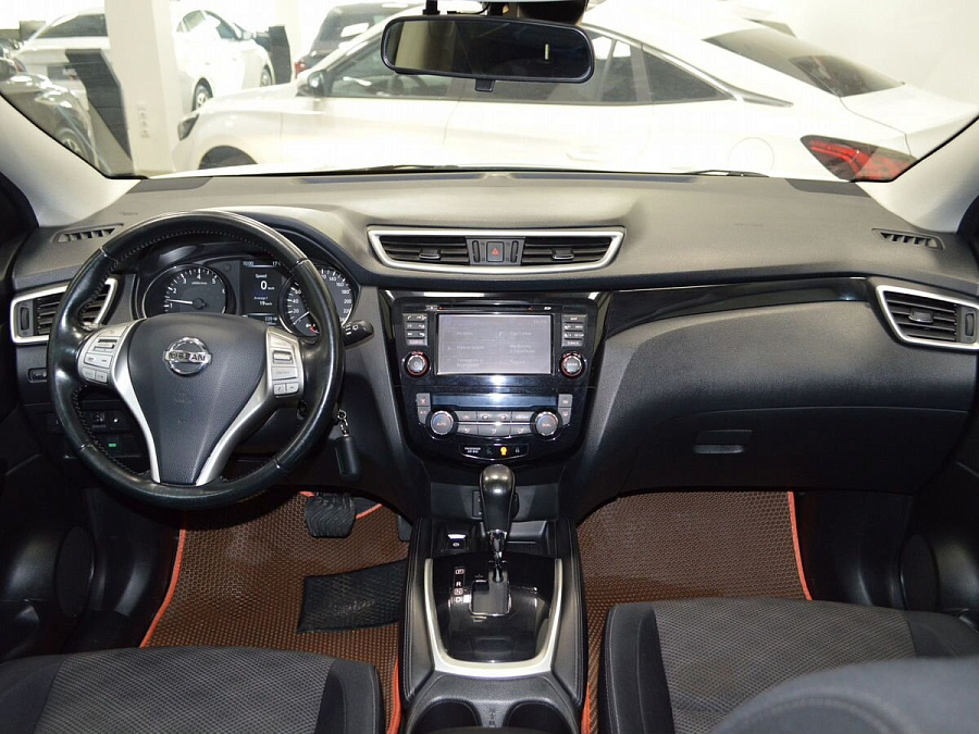 Nissan Qashqai, 2014г., передний привод, вариатор