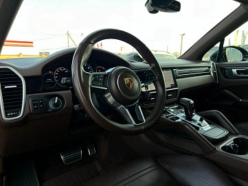 Porsche Cayenne, 2018г, передний привод, автомат