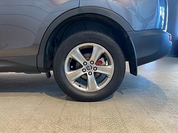 Toyota RAV4, 2015г, передний привод, автомат